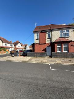 Cozy Flat near Harrow-on-the-Hill Station - 3