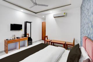 Super Townhouse Happy Habitat Guest House - 1
