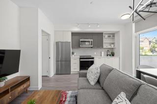 Modern 3-Bedroom Townhouse with Parking - 8