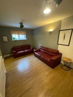 The Tudor Escape Stylish City Centre 3 Bed - 0