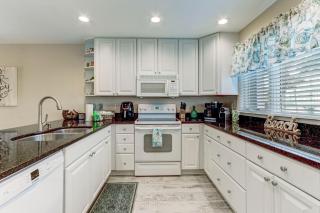 2 Bedroom 2 Bath Oceanfront Sandpiper Unit 95120 - 1