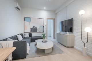 Downtown Core - Ultra Modern 1 Bedroom Apartment - 1