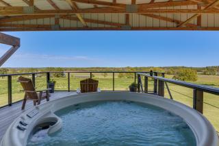 One-of-a-Kind Container Home on Mount Vernon Farm! - Mount Vernon - 5