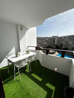 3 Bed - 2 Bath - Large Pool! - 4