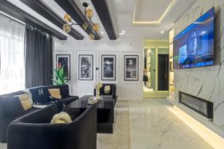 Noir & Blanc Suite - 3