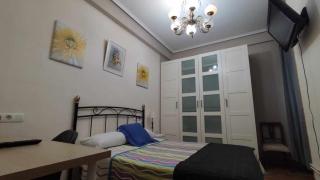 FlipHouse Rooms Pensión - 1