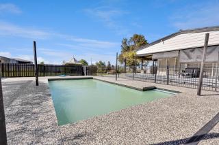 Chenu Lakeside Homestead - 3