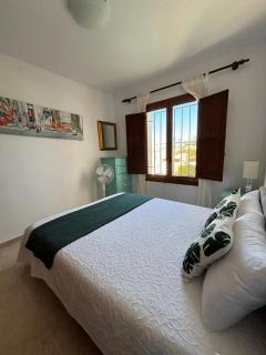 Apartamento con jardín, piscina y parking - 4