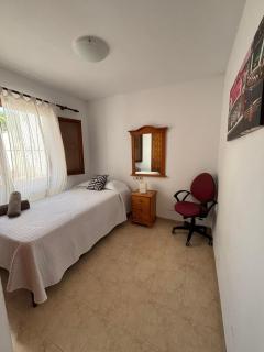 Apartamento con jardín, piscina y parking - 1