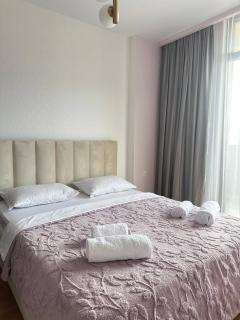 Olive Dream Apartment with Balcony View - 0