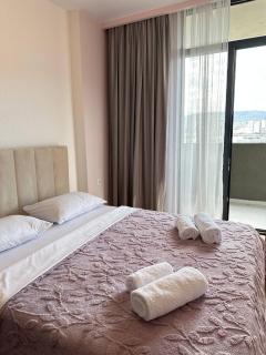 Olive Dream Apartment with Balcony View - 5