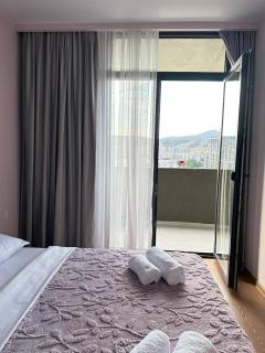 Olive Dream Apartment with Balcony View - 4