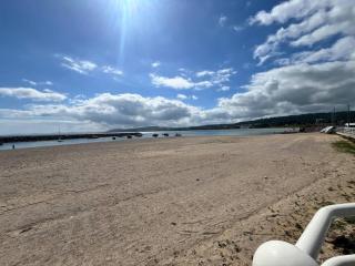 Stunning 2 Bedroom Beach Apartment With Garden - 6