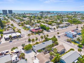 Private Micro-Resort | ALL 4 Units | sleeps 18 - 6