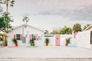 Let’s Flamingle | Fall Deal | Beach <1mi | 4plex - 8