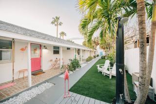 Let’s Flamingle | Fall Deal | Beach <1mi | 4plex - 1