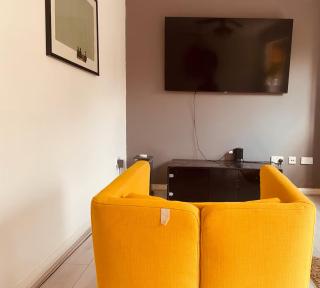 Modern cosy room in London breakfast included - 2