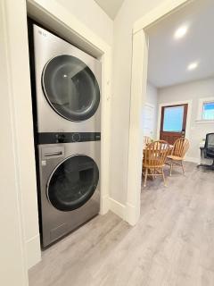 Light filled apt in Historic Home by UW & Downtown - 4