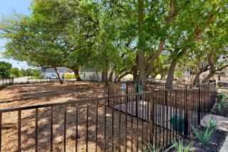 Cozy Stay in Heart of Leander - 9