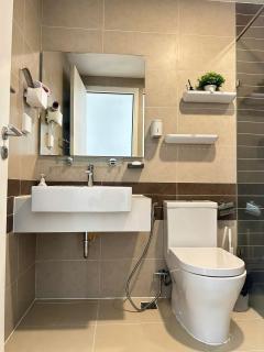 Central Apartment in Sunrise City View - 3