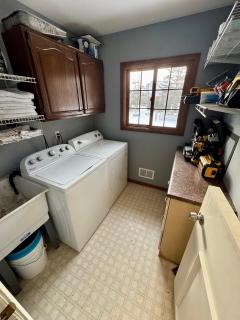 Cozy & Spacious Michigan Retreat - 6