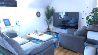 Modern Beautiful Luxury Coach House Free Parking - 6