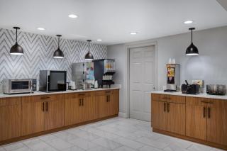 Best Western Greensboro Coliseum Inn - 7