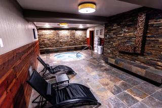 The Mammoth Creek Inn - 2