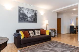 5 min from Port - free private parking - 1BR - 4