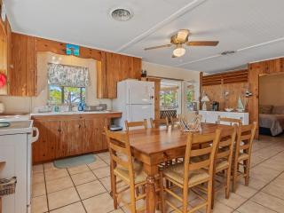 Bill's Bay Breeze - 2