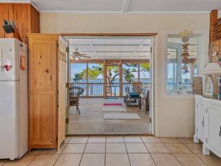 Bill's Bay Breeze - 6