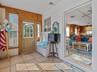 Bill's Bay Breeze - 4