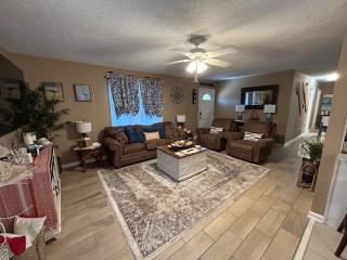 Maana- A Boaters Bungalow - 4