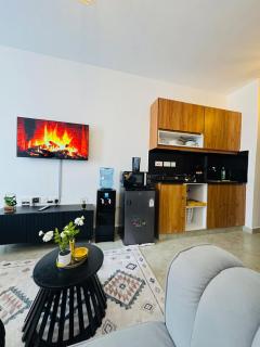 Elegant & Cozy Studio at Roysambu - 7