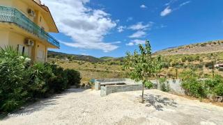 Kineta Farmhouse - 6
