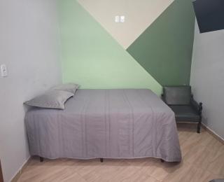 Kitnet com ar condicionado e banheiro externo - 8