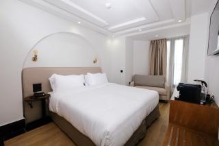 Chic Hotel - 1
