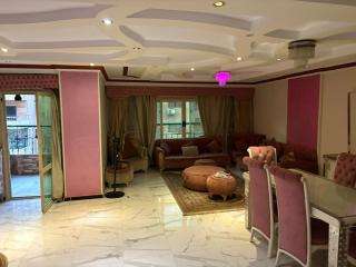 3 bedrooms 3 bathrooms ensuit, 2 living rooms - 0