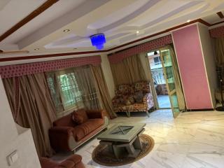 3 bedrooms 3 bathrooms ensuit, 2 living rooms - 6