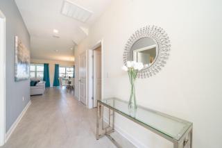 8894LR LUXURY 6 BED/6 BA (SANITIZED) - 1