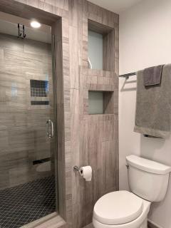 Tranquil Retreat W Modern Flair - 7