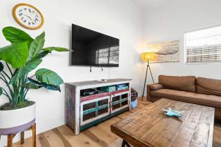 Pet-Friendly Oasis, King Bed Near Springs - 4