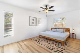 Pet-Friendly Oasis, King Bed Near Springs - 3