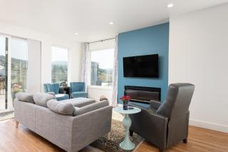 The Perch Modern Luxury with Panoramic Views - 2