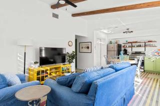 The Bright Bay Hideaway, King Bed, Pet Friendly - 6
