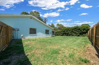 Crystal River Home - Near Scalloping - Pet-Friendly - Patio & Charcoal Grill - 1