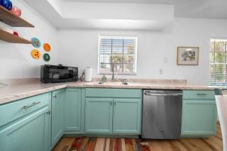 The Happy Haven - Near Manatee Tours - Pet Friendly - 1