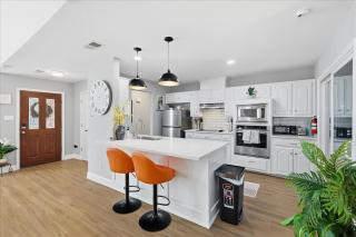 3-BD 2-BA Frisco Getaway - Backyard Patio BBQ - 7