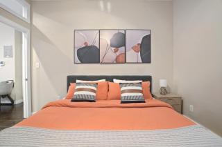3 BD Idyllic Haven next to Central Park - 3