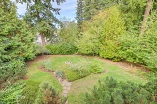 Commuter-Friendly Vancouver Rental with Yard - 8